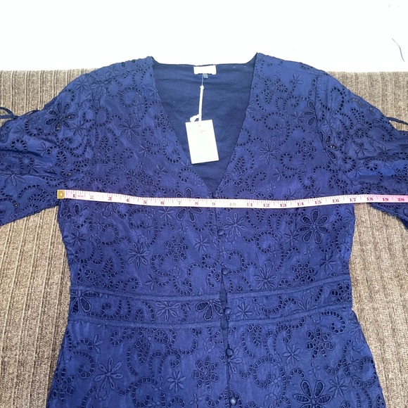 NWT Ecru Navy Blue Eyelet Women Top- Smal - Picture 6 of 9